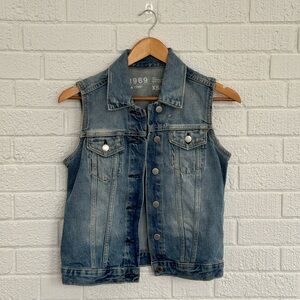 gap jean vest!